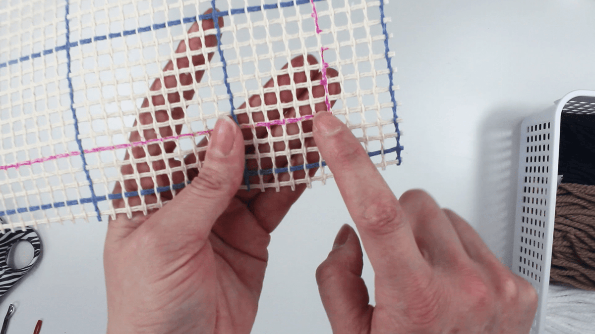 How to Latch Hook - First Steps - Blue Rhubarb
